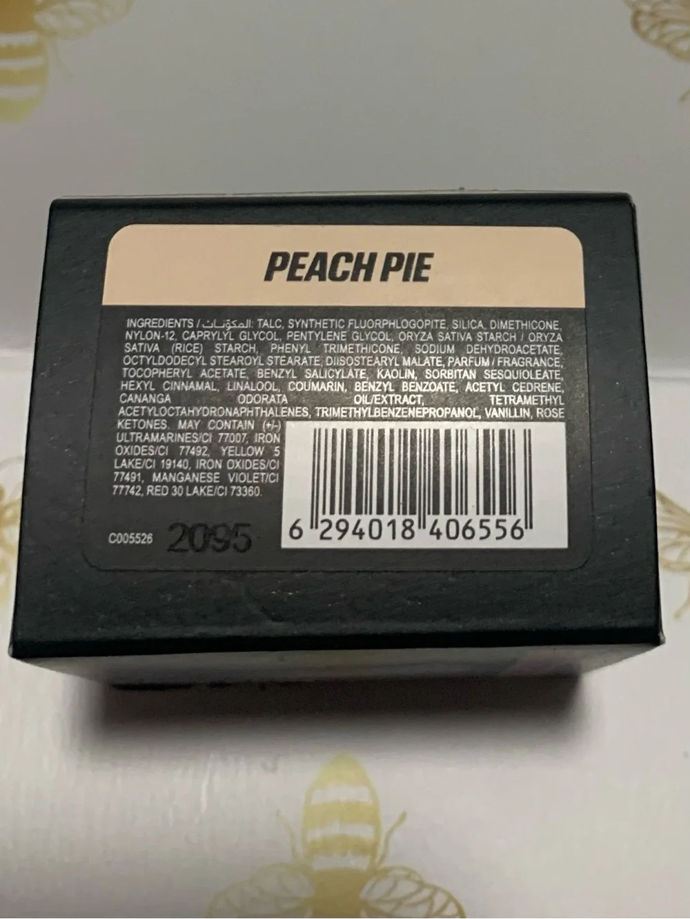 HUDA BEAUTY Peach Pie Easy Bake Baby Bake Mini Loose Setting Powder